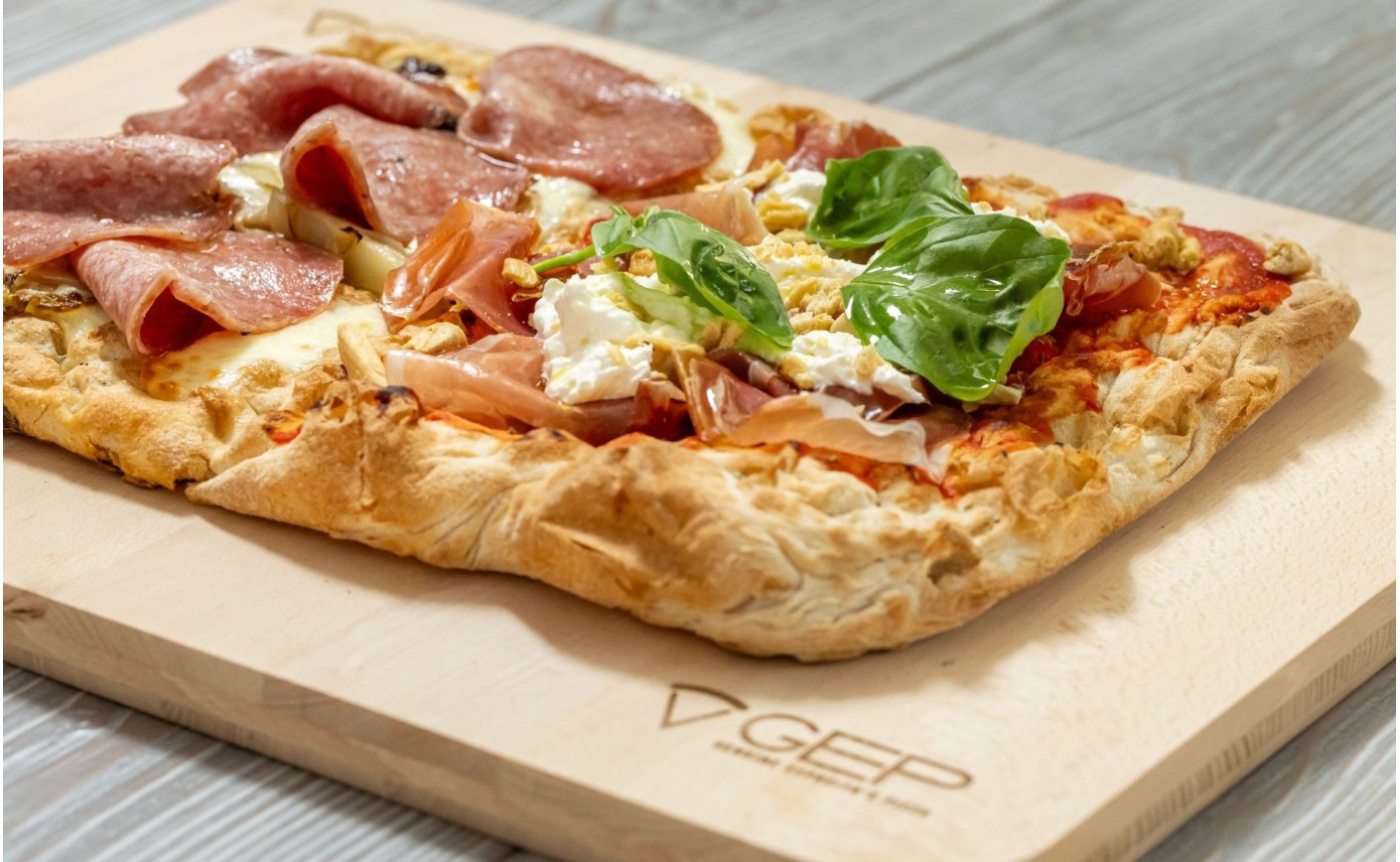 Gli italiani e la pizza: abitudini, gusti e curiosità