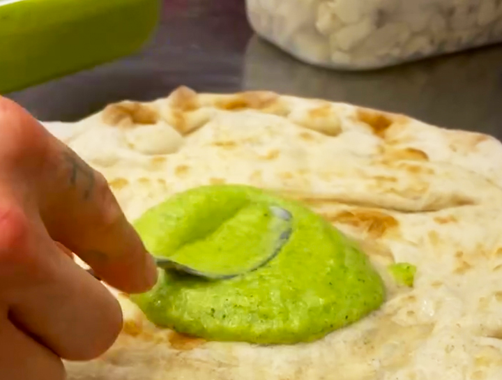crema-di-zucchine-sulla-pizza
